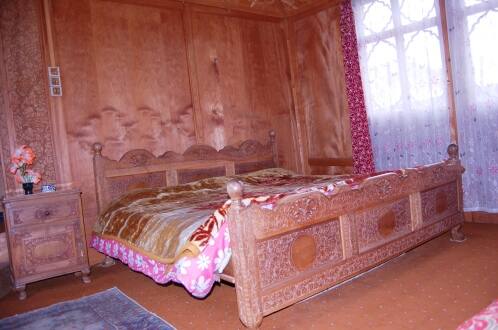Manhattan Houseboat, Srinagar 3